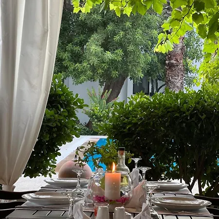 Akvilla House Ξενοδοχείο *