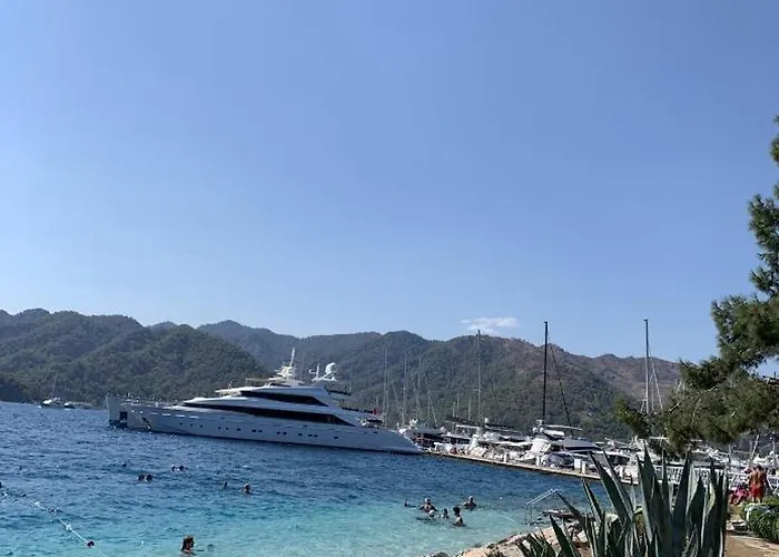 מלון Akvilla House *